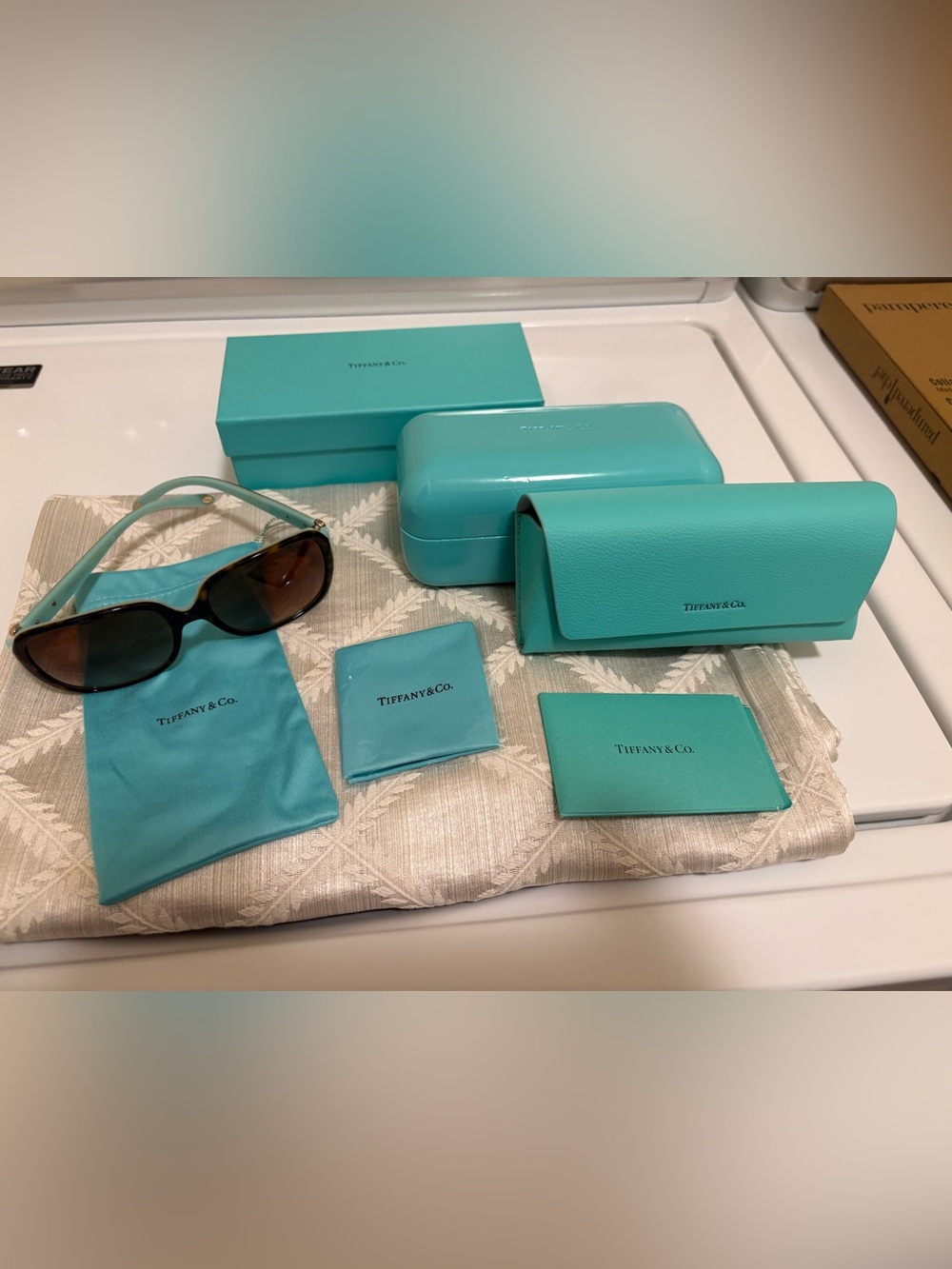NWT Tiffany & Co. Sunglasses TF 4056 8134/3B Havana Tiffany Blue
Key Authentic